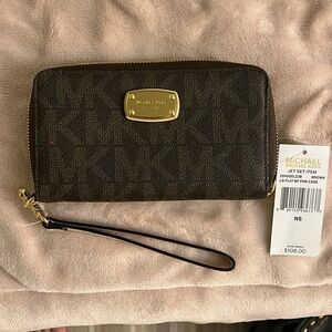 🤎🤎NEW NEVER USED WITH TAG MICHAEL KORS WRISLET!!🤎🤎